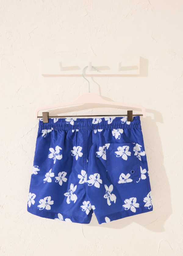 КОСТИМ ЗА КАПЕЊЕ 