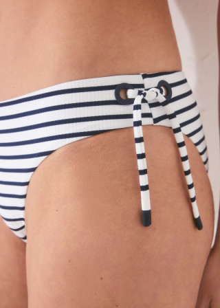 КОСТИМ ЗА КАПЕЊЕ ДОЛЕН ДЕЛ 