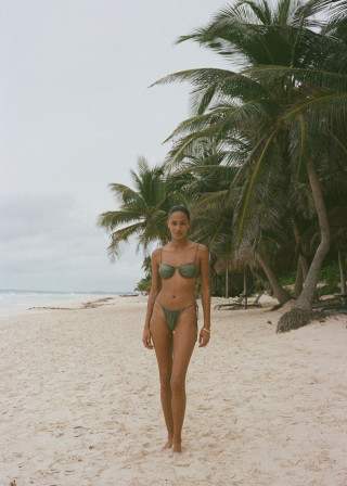 КОСТИМ ЗА КАПЕЊЕ ДОЛЕН ДЕЛ 