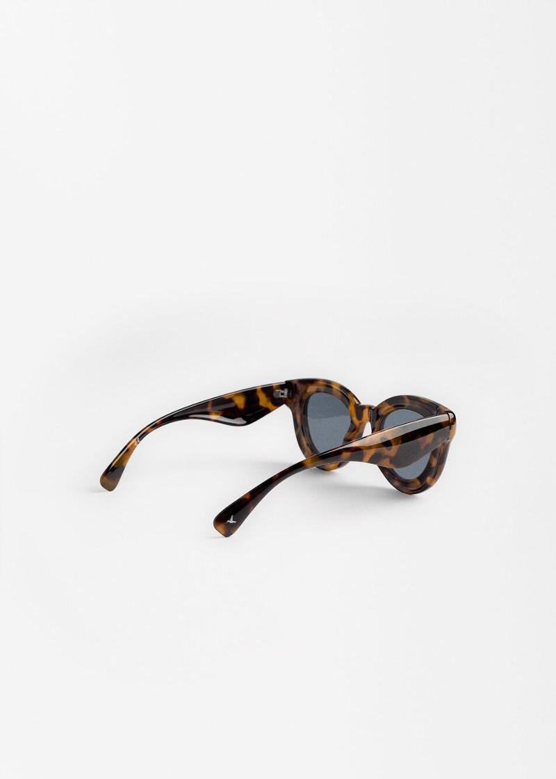 ОЧИЛА ЗА СОНЦЕ 